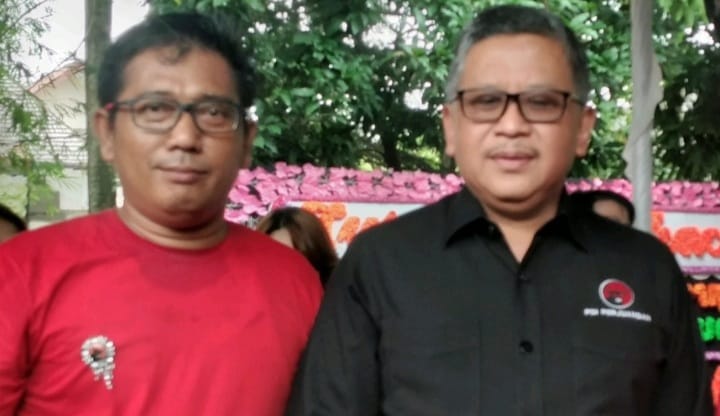 Ketua Umum Relawan PMP Sumut Alian Nafiah bersama Sekretaris Jenderal DPP PDI Perjuangan Dr Ir Hasto Kristianto MM.