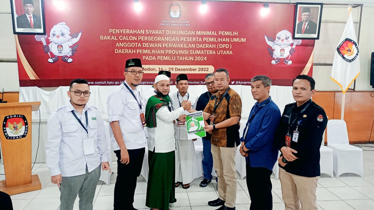 Dedi Iskandar Batu Bara saat mendaftar ke KPU Sumut, Rabu (21/12/2022).