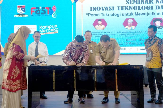 Penandatanganan naskah kerjasama antara Universitas Prima Indonesia dengan Dinas Kominfo dan RSUD Pirngadi Medan.