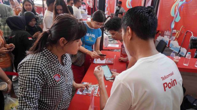 Telkomsel mencatatkan peningkatan akses layanan media sosial mencapai 17,80 persen, layanan komunikasi (instant messaging dan video conference) mencapai 23,27 persen, streaming video naik 11,31 persen, mobile gaming melonjak hingga 47,83 persen, akses browsing tumbuh 9,44 persen.
