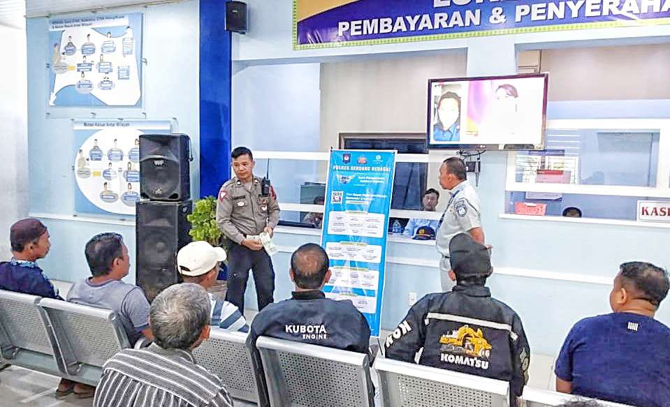 PT Jasa Raharja Sumatera Utara melalui PT Jasa Raharja Perwakilan Tebing Tinggi menggelar sosialisasi pembayaran pajak kendaraan bermotor secara online di Samsat Serdang Bedagai, Senin (12/02/2024).