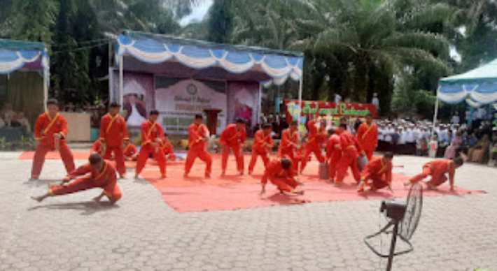 261 Santri/yah Tingkat MTs/MA Ponpes Robi'ul Islam Ikuti Khatam Alqu'an Dan Penamatan.