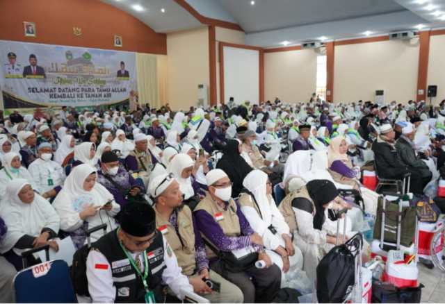 Jemaah haji yang tergabung dalam kloter 09 saat di Asrama Haji Medan.