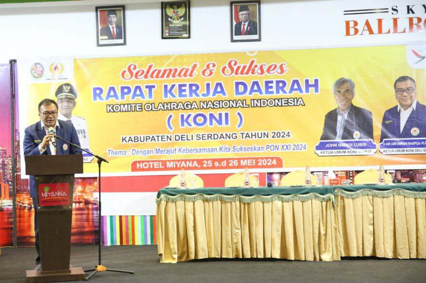 Ketua KONI Deliserdang dr Asri Ludin Tambunan (dr Aci Tambunan) dalam arahannya pada kata pembukaan Rakerda KONI Deliserdang di Hotel Miyana, Jalan H Anif, Deliserdang, beberapa waktu lalu. (foto: dok)