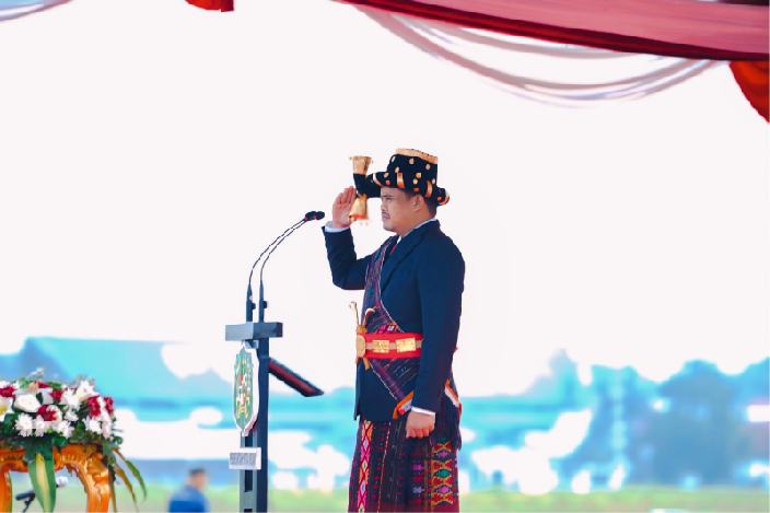 Wali Kota Medan Bobby Nasution jadi inspektur Upacara Pengibaran Bendera Merah Putih memperingati HUT ke-79 Kemerdekaan Republik Indonesia yang digelar Pemko Medan, Sabtu (17/8/2024) pagi di Lapangan Apron Charlie Lanud Soewondo.
