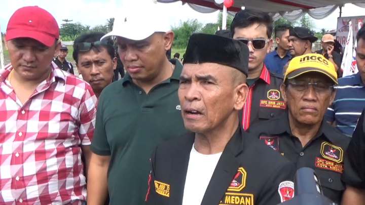 Sekretaris DPC HRIB Jaya Kota Medan Drs Abd Thoib Marbun, Ketua DPC GRIB Jaya Kota Medan Rudi Ginting, Bendahara Rio Siahaan.