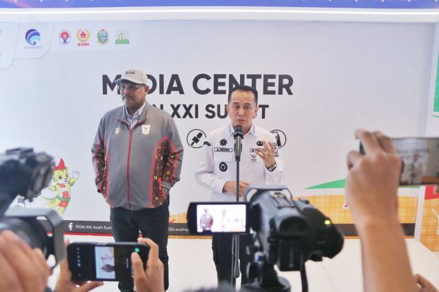 Penjabat (Pj) Gubernur Sumatera Utara (Sumut) Agus Fatoni menyampaikan berbagai keberhasilan penyelenggaraan PON XXI Aceh-Sumut Tahun 2024 di Media Center Utama PON XXI wilayah Sumut, Jalan Kapten Maulana Lubis Medan, Jumat (20/9/2024). Foto/Diskominfo Sumut