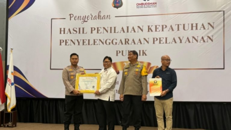 6-Polres-dibawah-Polda-Sumut-Terima-Penghargaan-Dengan-Kualitas-Pelayanan-Publik-Tertinggi-Ombudsman-RI-768x432
