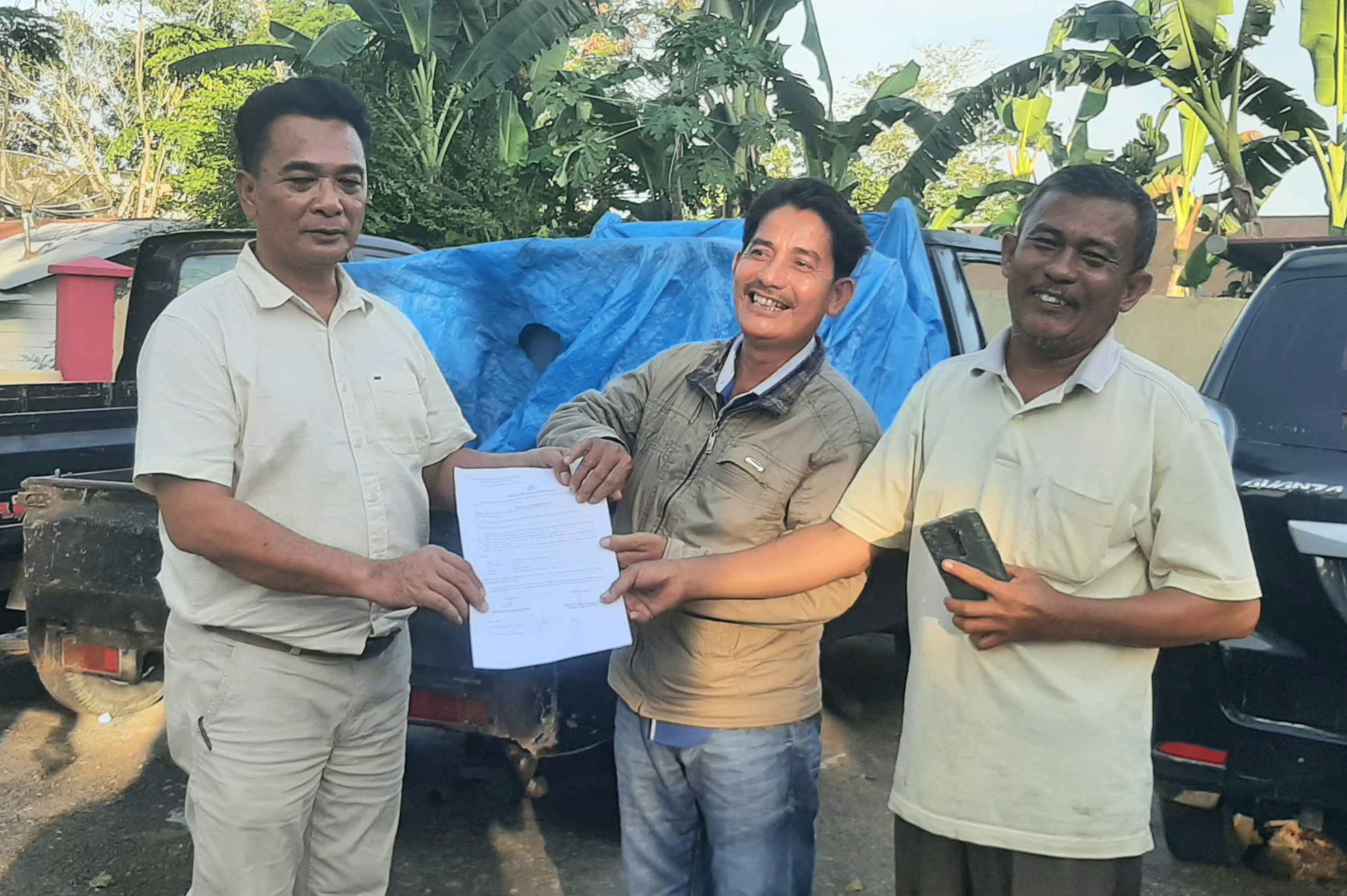 Dokumen Lengkap, Satreskrim Polres Nias Kembalikan Barang Bukti Minyak Kepada Nelayan.