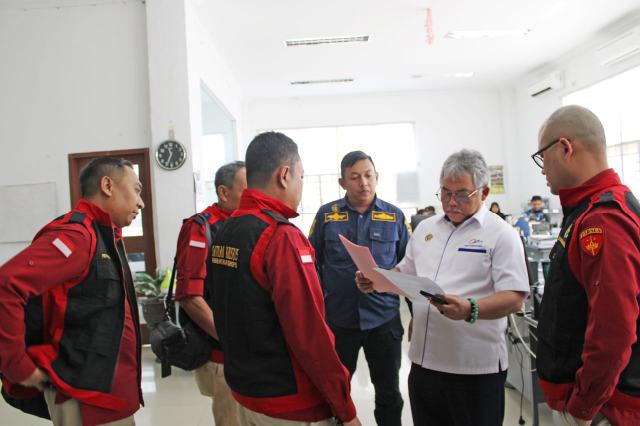 Jaksa Penyidik Kejaksaan Tinggi Sumatera Utara secara serentak melakukan penggeledahan terkait dugaan tindak pidana korupsi penerimaan uang negara dari sektor Penerimaan Negara Bukan Pajak (PNBP) terkait jasa kepelabuhan dan kenavigasian pada pelabuhan Belawan tahun 2023 s.d 2024.