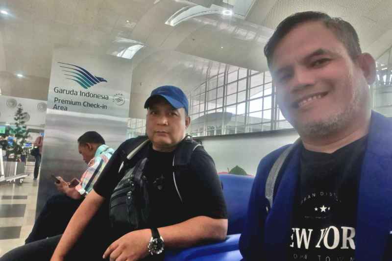 Kader Demokrat di Bandara KNIA