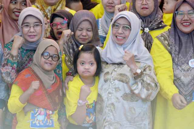 Staf Ahli I TP PKK Provinsi Sumatera Utara (Sumut) Titiek Sugiharti Surya menghadiri Peringatan Hari Down Syndrome Dunia (HDSD) 2026 di Aula Raja Inal Siregar, Kantor Gubernur Sumut Jalan Diponegoro, Kota Medan, Sabtu (18/4/2026).