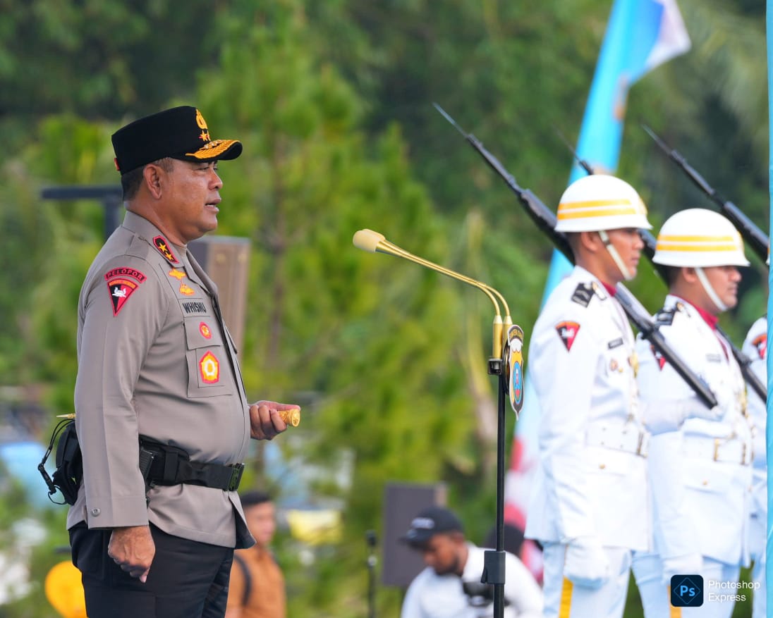 Kapolda Sumut Irjen Pol Whisnu Hermawan pimpin upacara kenaikan pangkat. (Ist)