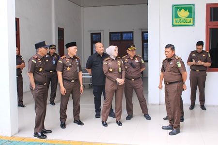 Kepala Kejaksaan Tinggi Sumatera Utara Muhibuddin, SH.,MH melakukan inspeksi mendadak di Kejaksaan Negeri Belawan, Rabu (1/7/2026).