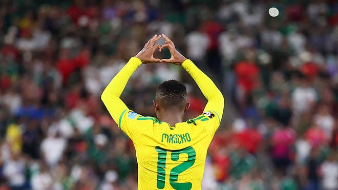 Penyerang Meksiko T Maseko tetap menjadi andalan Afrika Selatan saat menghadapi Kanada di babak 32 besar Piala Dunia. Foto: google Penyerang Meksiko T Maseko tetap menjadi andalan Afrika Selatan saat menghadapi Kanada di babak 32 besar Piala Dunia. Foto: google