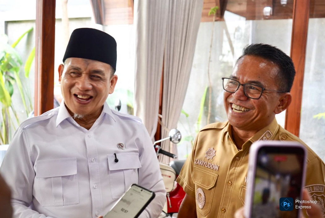 Zakiyuddin bersama Wamenag RI H Romo Syafii. (Kominfo Medan Dok)