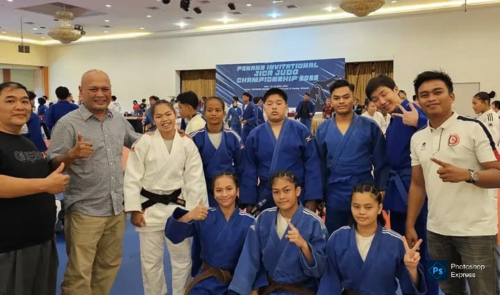 Ketua PJSI Kota Medan, Josef Yus foto bersama dengan atlet judo. (Ist)